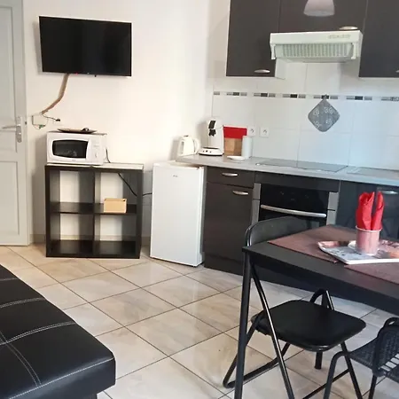 Renovated 28 M2 T2 In The Historic Center *