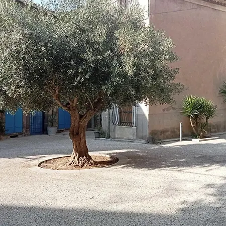 Renovated 28 M2 T2 In The Historic Center * Agde