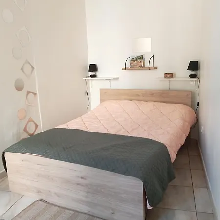 Renovated 28 M2 T2 In The Historic Center Agde